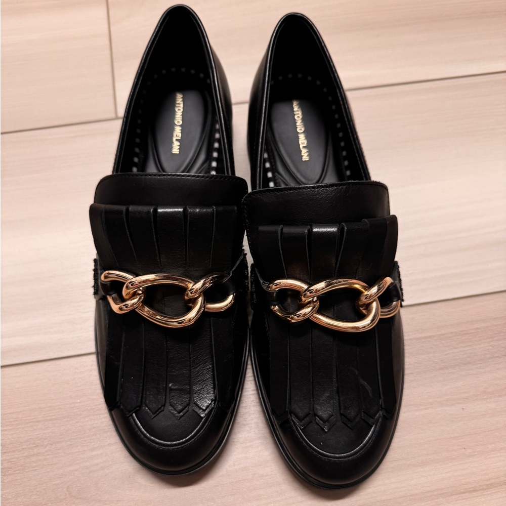 loafer with gold chain detail
